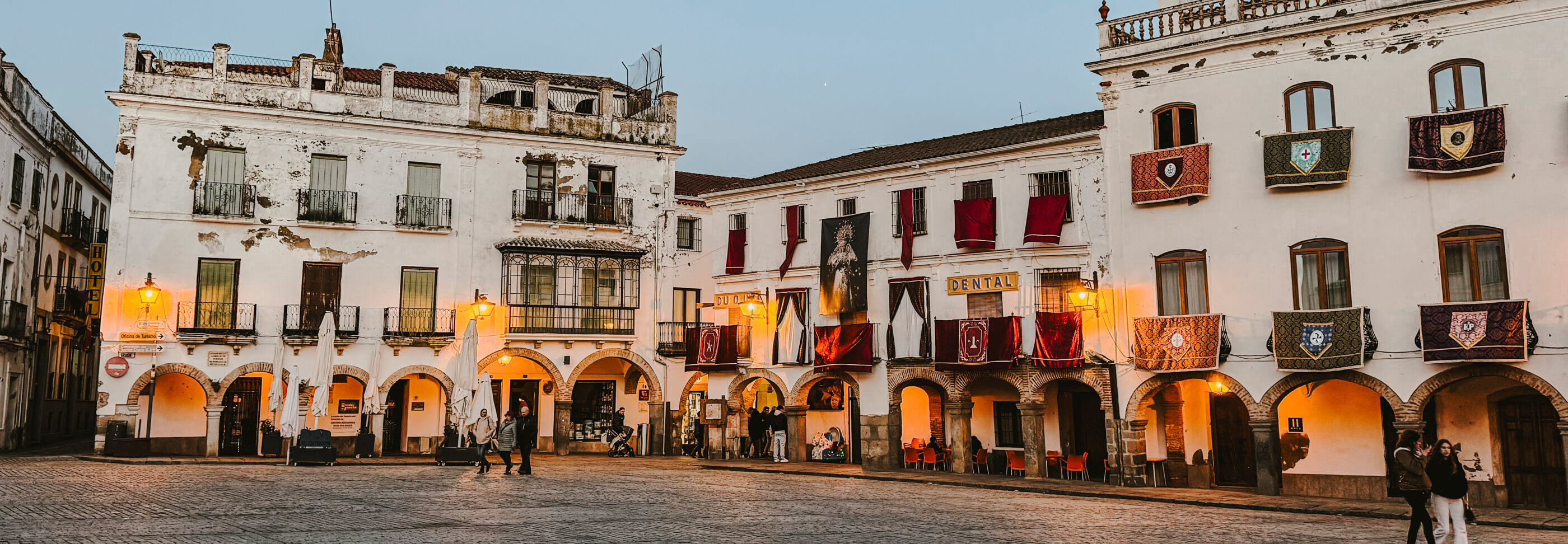 Tour vintage in Andalusia: la piazza del mercato di Zafra