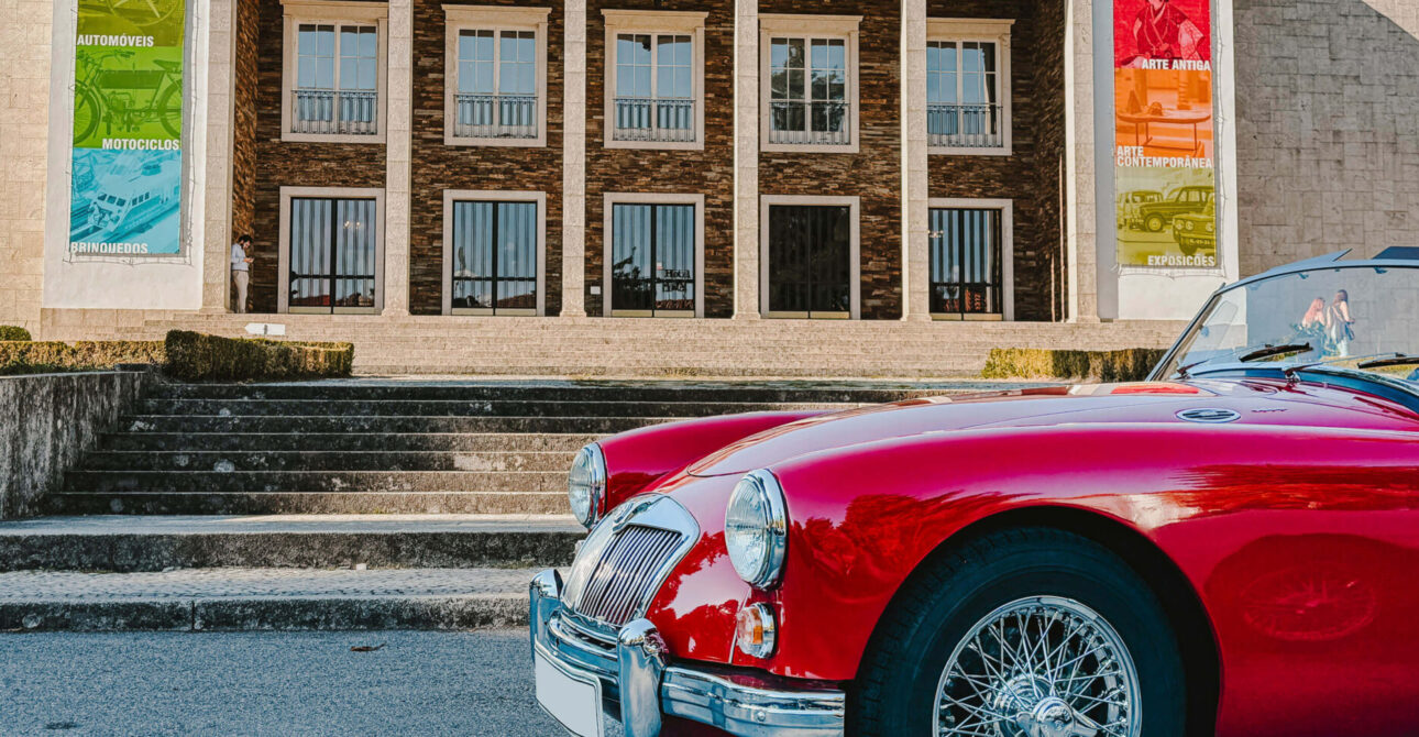 Vintage Tours parcourt l'icône automobile portugaise Caramulo à partir de 2026